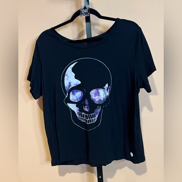 Torrid Black Tee with Purple Skull Graphic - Picture 1 of 2